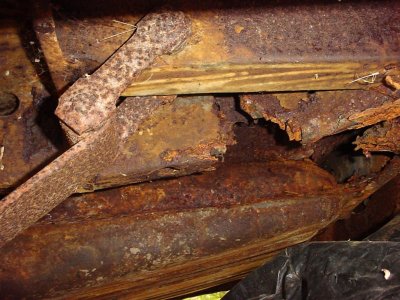 left rear frame rail (Large).JPG