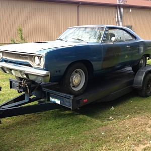 '70 Roadrunner family project garage