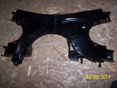 sway bar mtg holes.jpg sway bar mtg holes.jpg
