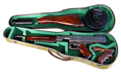 Thompson_in_violin_case.jpg