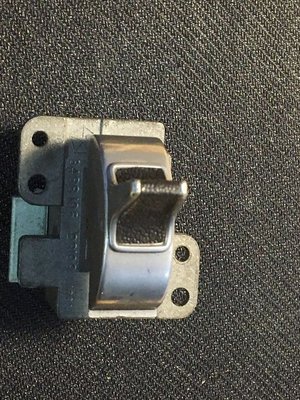71 72 cbody switch 1.JPG 71 72 cbody switch 1.JPG