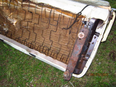 69 bench seat 002.JPG