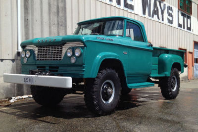 1961-Dodge-W300-Power-Wagon-Front.jpg