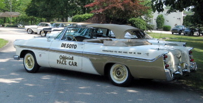 DeSoto_Adventurer_%281956_Indianapolis_500_Pace_Car%29.jpg
