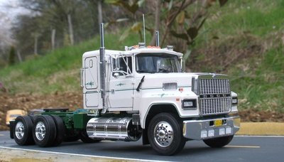 ford-ltl-9000-italeri.jpg