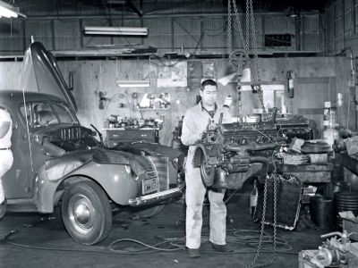 hrxs-1110w-vintage-garage-scenes-04.jpg