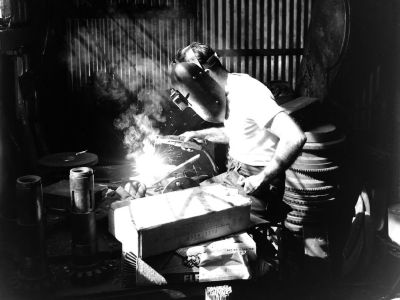 hrxs-1110w-vintage-garage-scenes-01.jpg