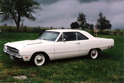 1969 Dodge Dart Swinger 340 4sp 001.jpg