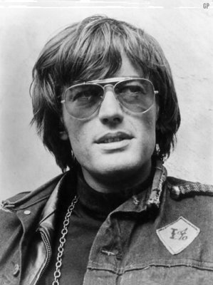 peter-fonda-young.jpg