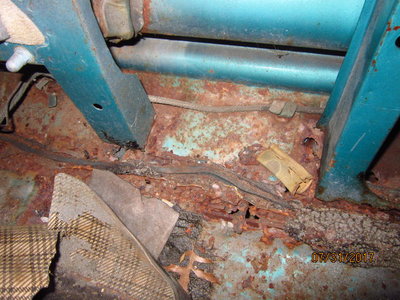 69 tail panel 004.JPG