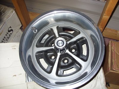 ROAD WHEELS & 413 006.JPG