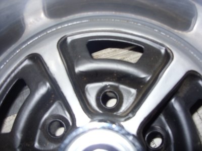 ROAD WHEELS & 413 007.JPG