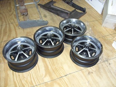 ROAD WHEELS & 413 012.JPG