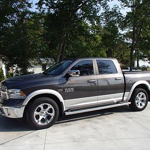 2015 Ram Laramie 005.JPG