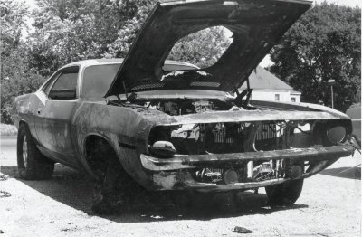 jim-hales-hemi-plymouth-barracuda-damage.jpg