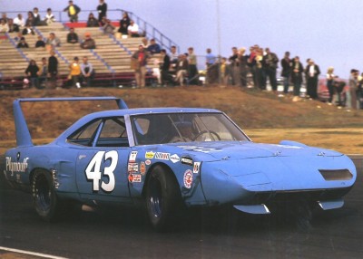 1970-Plymouth-Road-Runner-Superbird-NASCAR-Race-Car-Richard-Petty_s-Car-Blue-fvr.jpg