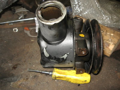 62 power steer pump 007.JPG