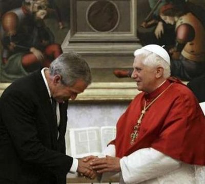 Pope%20hand%20kiss%20=%20Bush.jpg