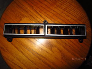 restored center ac vent 002.JPG
