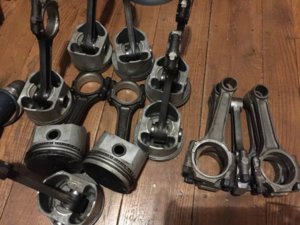 440pistons and rods.jpg 440pistons and rods.jpg