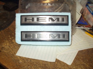 NOS hemi badges front.JPG