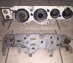 Roadrunner 1972 instrument panel.JPG