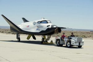 44-1280px-Dream_Chaser_pre-drop_tests.3.JPG