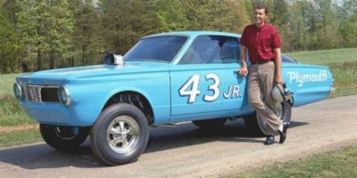 richard-petty-drag-racer-plymouth-barracuda.jpg