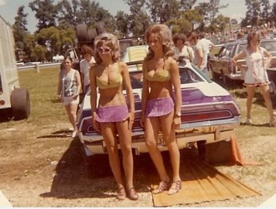 2112ef48c6328ac7ef171890aad5af3e--calendar-girls-drag-racing.jpg