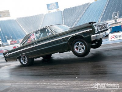 0901phr_20_z+nmca_nmra_drag_racing_chicago+1966_plymouth_satellite.jpg