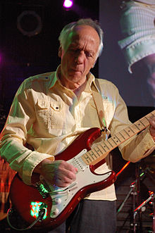 220px-RobinTrower.jpg