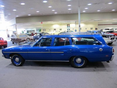 70 RR Wagon 4spd bucket seat Tribute-Clone.jpg