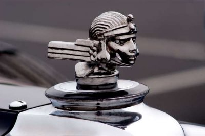 hood-ornament-0.jpg