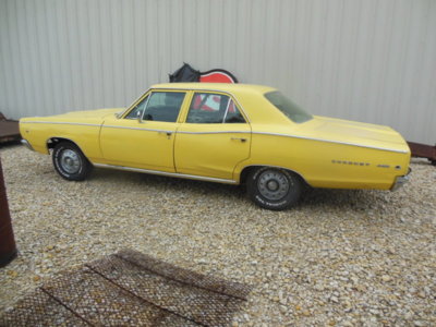 1968 Coronet - Yellow 4 door - 2019 041.jpg