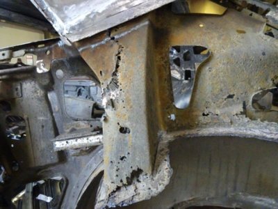 70 Cuda rear inner structure.jpg 70 Cuda rear inner structure.jpg