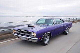 1970-plymouth-gtx-front-three-quarter-alt-1-derych.jpg