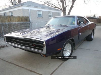 1970_dodge_charger_r__t_440_6_lgw.jpg