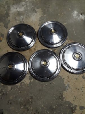cordoba hubcaps.jpg