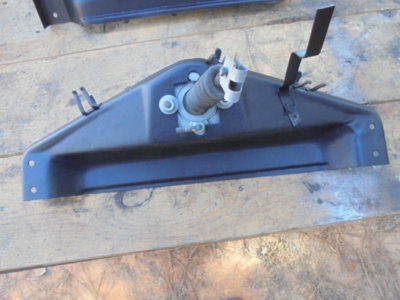 b body seat tracks 023.JPG