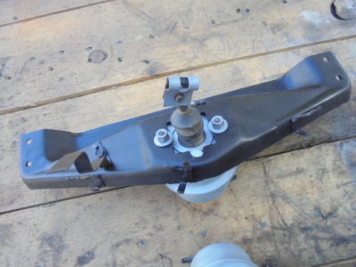 b body seat tracks 025.JPG