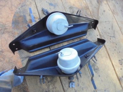 b body seat tracks 028.JPG