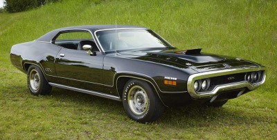 Black%201971%204-speed%20426%20Hemi%20GTX%203qtr%20front%20view.png