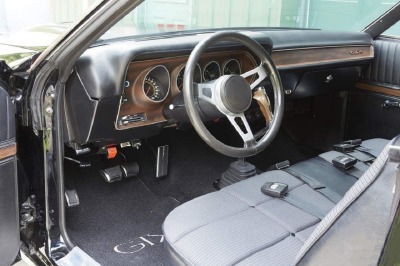 Black%201971%204-speed%20426%20Hemi%20GTX%20interior%20view.png