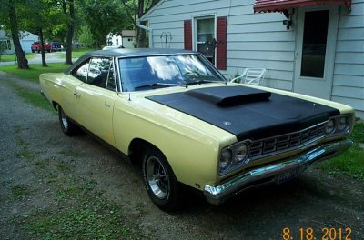 1968 Yellow Roadrunner 003.jpg