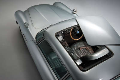 aston_db5_roofb-thumb-717x477.jpg