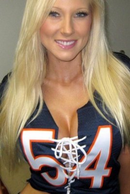 chicago-bears-sexy-superfans-23.jpg