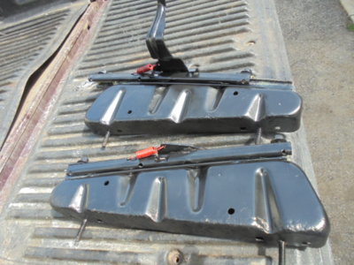 70 b bench seat tracks 005.JPG