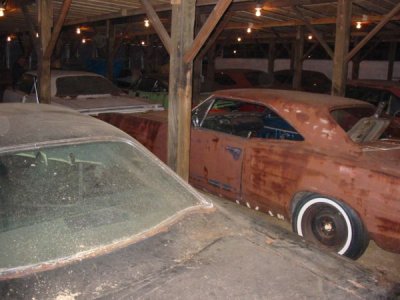 mopar junk yard 2.jpg