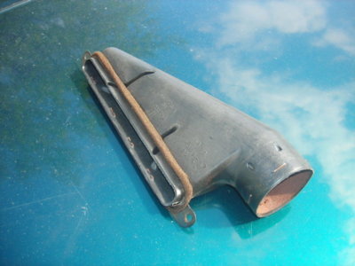 rear defroster duct.jpg