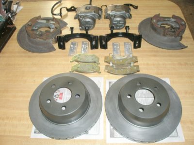 75 Imperial REAR Disc Brakes 002 (Small).JPG 75 Imperial REAR Disc Brakes 002 (Small).JPG